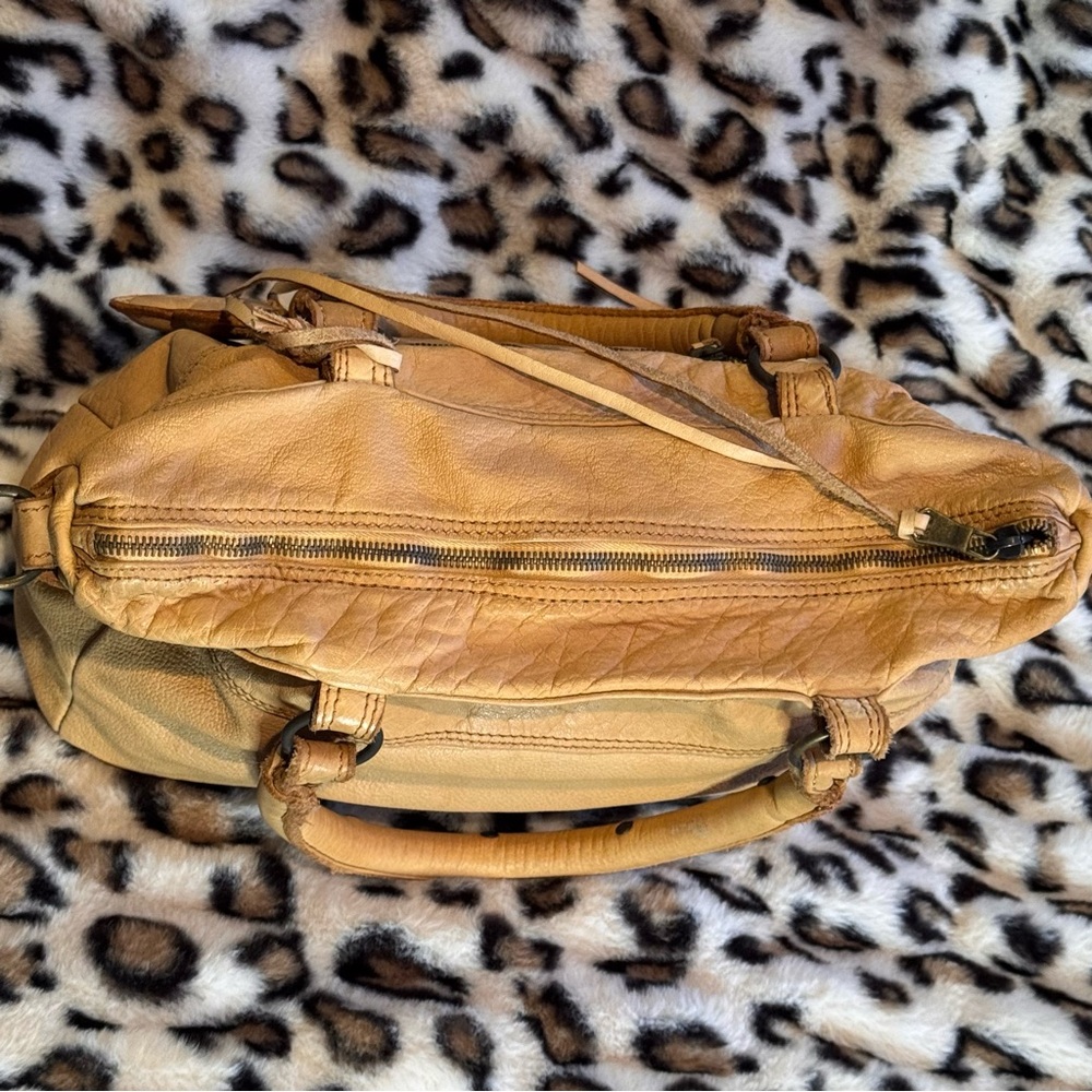 Moni Moni Splendor Satchel/Tote in Tan - Picture 3 of 9